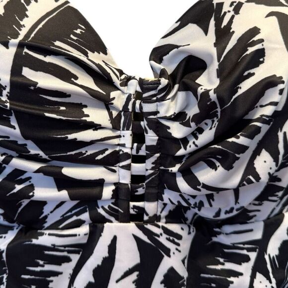 Lane Bryant Black & White Palm Leaves Relaxed Underwire Swim Tankini Top 40DD NW - Picture 14 of 16